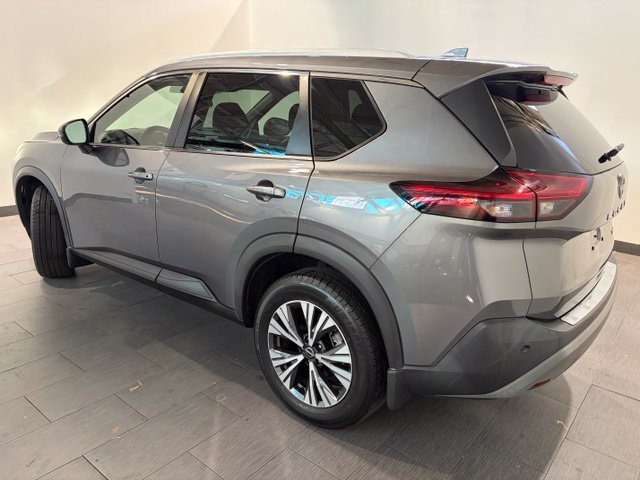 Used 2022 Nissan Rogue SV w/ SV Premium Package FWD image 3