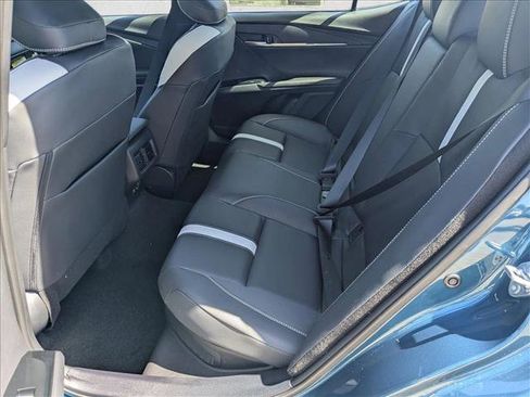 Used 2025 Toyota Camry SE image 14