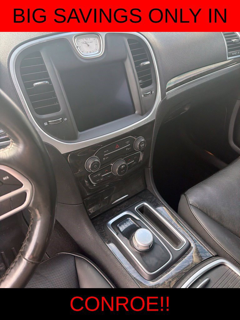 Used 2022 Chrysler 300 Touring L w/ Popular Equipment Group RWD image 9