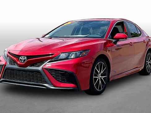 Used 2022 Toyota Camry SE FWD image 1
