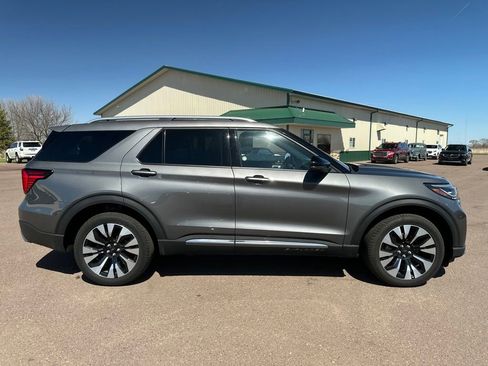 Used 2025 Ford Explorer Platinum w/ LUX Leather Package image 36