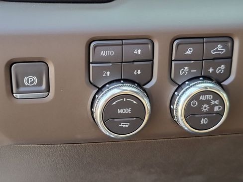 New 2025 GMC Sierra 2500 Denali w/ Denali Reserve Package image 27