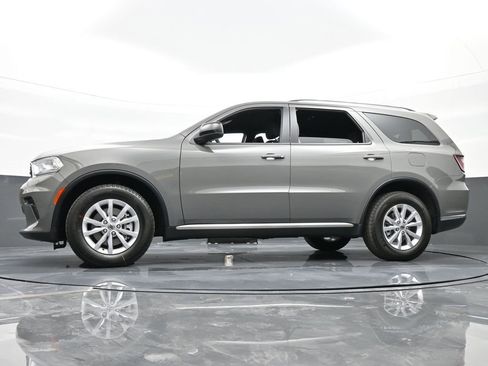 Used 2024 Dodge Durango SXT w/ 3rd Row Seating Group image 55