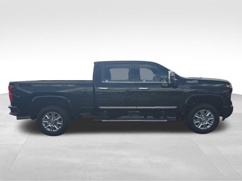 Used 2024 Chevrolet Silverado 2500 High Country w/ High Country Premium Package AWD/4WD image 6