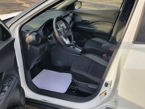 Used 2020 Nissan Kicks S FWD image 18