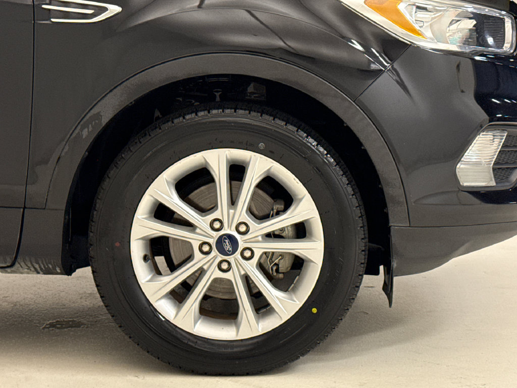 Used 2017 Ford Escape SE FWD image 6