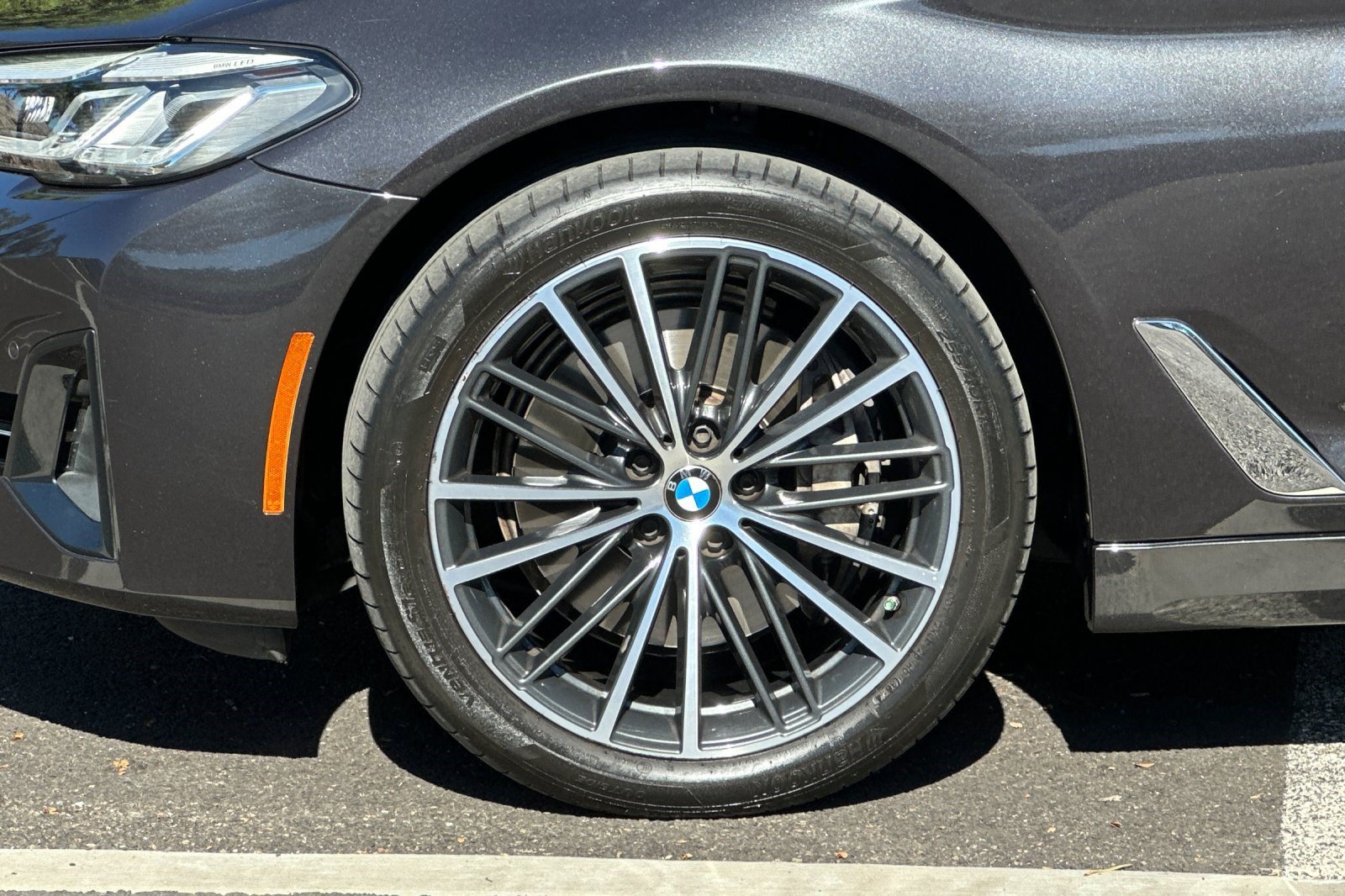 Certified 2023 BMW 540i w/ Premium Package RWD image 38