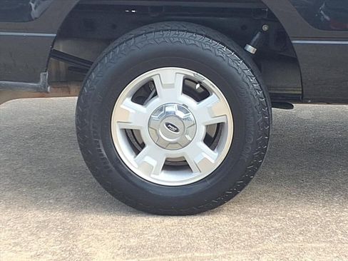 Used 2013 Ford F150 XLT w/ Mid Equipment Group image 30