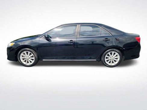 Used 2014 Toyota Camry XLE FWD image 2