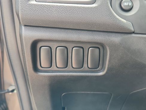 Used 2018 Mitsubishi Outlander Sport ES AWD/4WD image 17