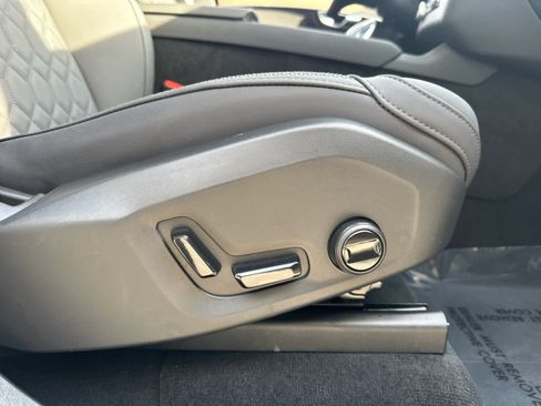 Used 2025 Volvo XC90 B6 Plus image 44