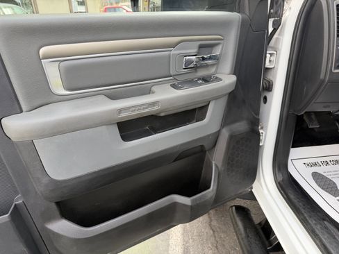 Used 2017 RAM 5500 Tradesman w/ Power & Remote Entry Group image 18