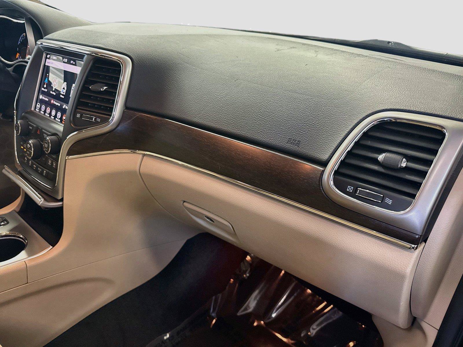 Used 2018 Jeep Grand Cherokee Limited AWD/4WD image 28