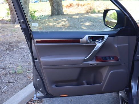 Used 2010 Lexus GX 460 AWD/4WD image 26