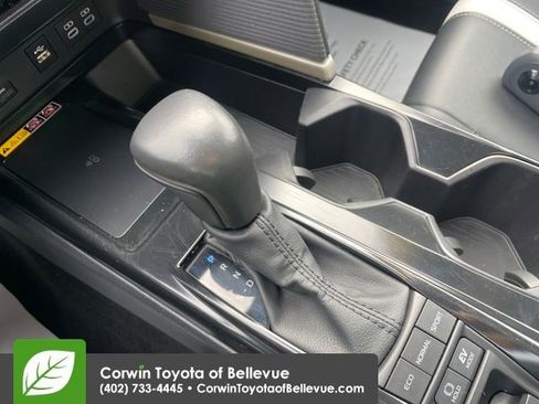 Used 2025 Toyota Camry SE image 15