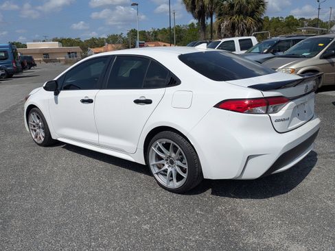 Used 2021 Toyota Corolla LE FWD image 4