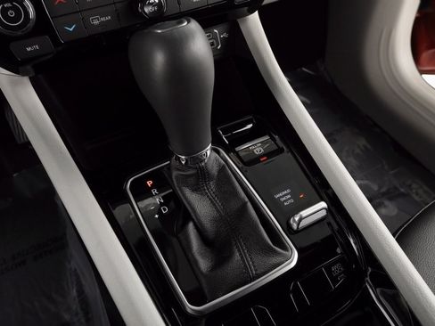 Certified 2024 Jeep Compass Limited image 28