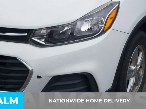 Used 2021 Chevrolet Trax LS w/ Tint and Cruise Package image 4