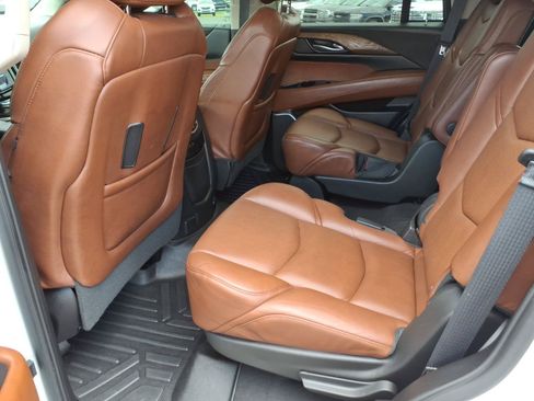 Used 2019 Cadillac Escalade Premium Luxury AWD/4WD image 27
