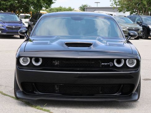 Used 2017 Dodge Challenger SRT Hellcat RWD image 5