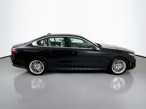 Used 2024 BMW 530i w/ Premium Package RWD image 8