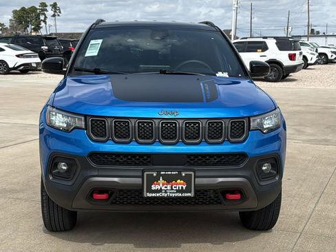 Used 2024 Jeep Compass Trailhawk image 2