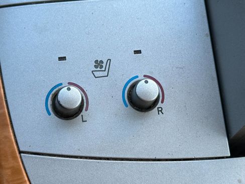 Used 2006 Toyota Avalon Limited image 57