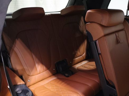 Used 2021 BMW X7 M50i image 27