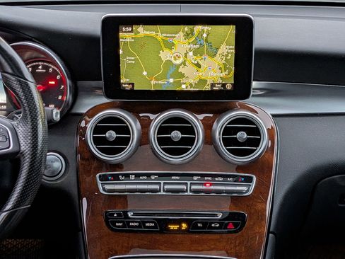 Certified 2017 Mercedes-Benz GLC 300 4MATIC image 18