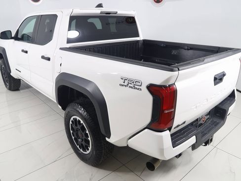 Used 2024 Toyota Tacoma TRD Off-Road image 22