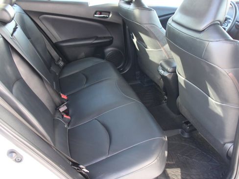 Used 2019 Toyota Prius XLE image 17