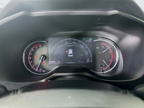 Used 2023 Toyota RAV4 XLE Premium image 19