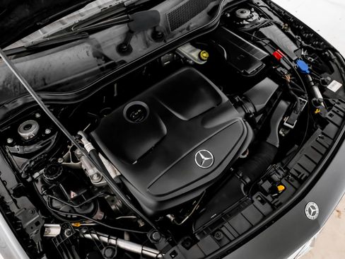 Used 2018 Mercedes-Benz GLA 250 4MATIC w/ Premium Package image 47