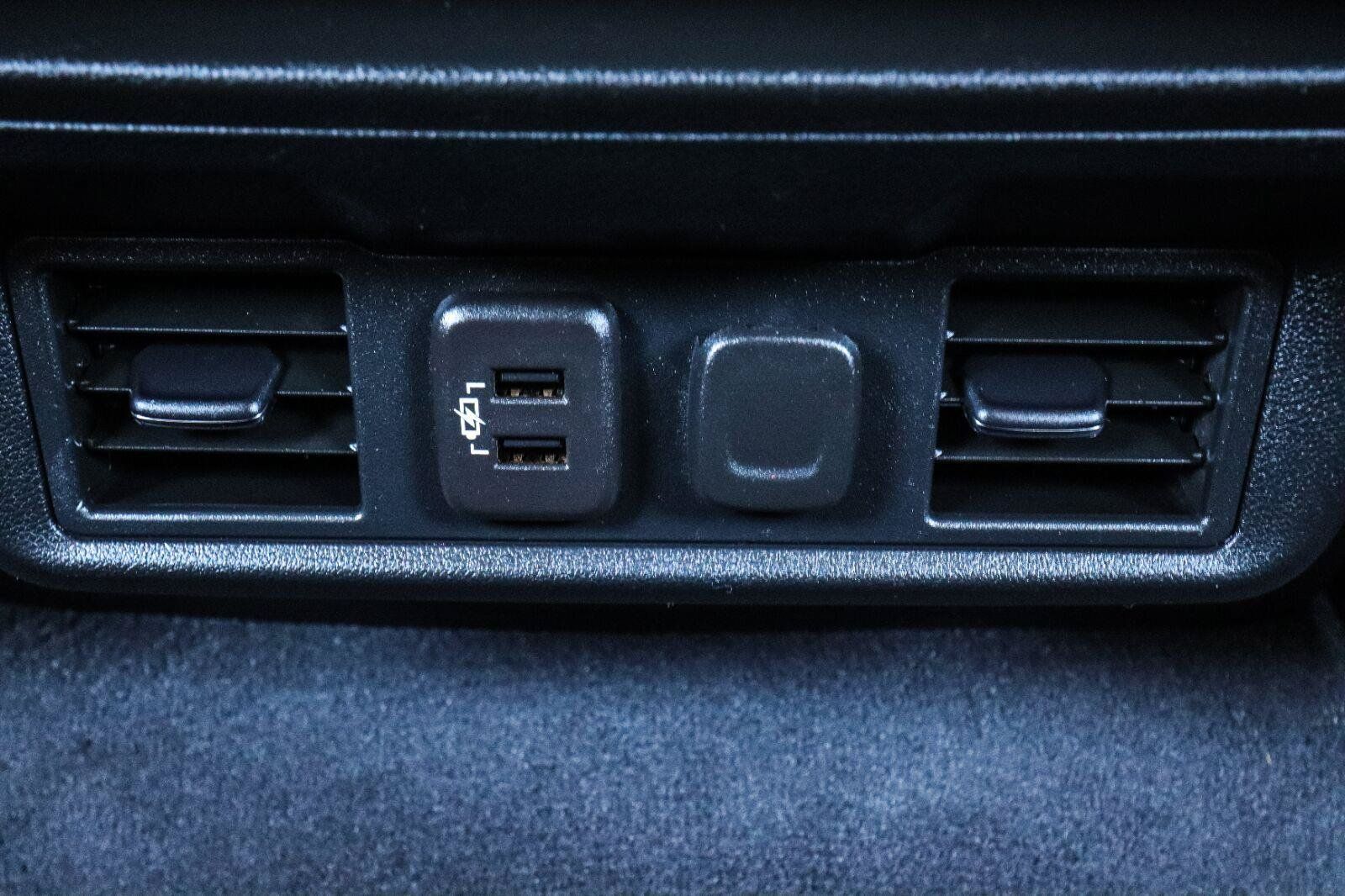 Used 2019 Chevrolet Silverado 1500 LT w/ All-Star Edition AWD/4WD image 29