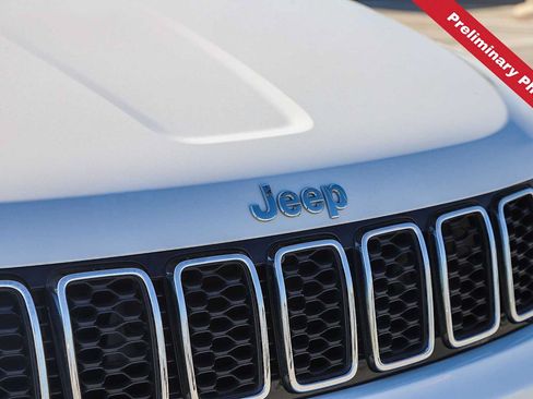 Used 2019 Jeep Grand Cherokee Limited RWD image 5