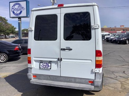 Used 2003 Dodge Sprinter 2500 RWD image 14