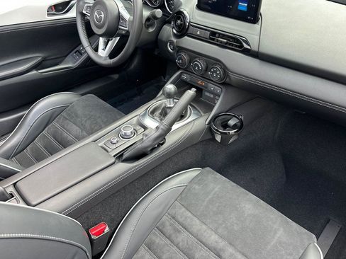 Certified 2025 MAZDA MX-5 Miata RF Club image 15
