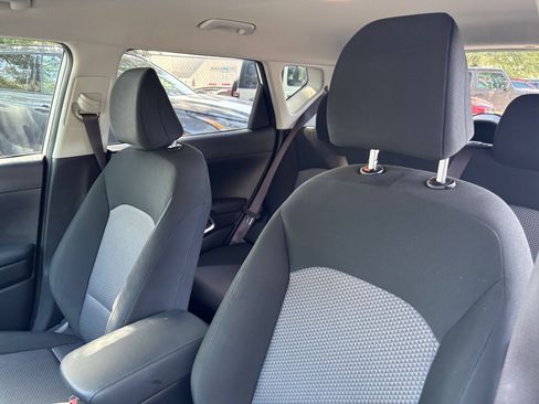 Used 2025 Kia Soul LX w/ LX Technology Package FWD image 33