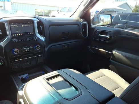 Used 2019 Chevrolet Silverado 1500 LT Trail Boss AWD/4WD image 17