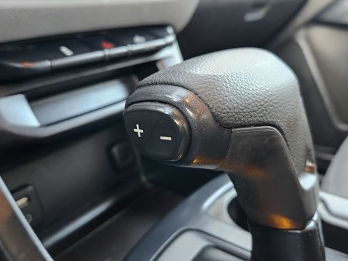 Used 2016 Chevrolet Colorado W/T image 8