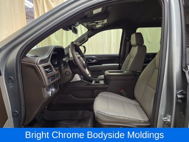 Used 2024 GMC Yukon XL SLT w/ SLT Luxury Package AWD/4WD image 16