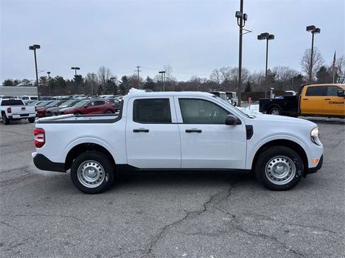 New 2025 Ford Maverick XL w/ Equipment Group 101A image 28