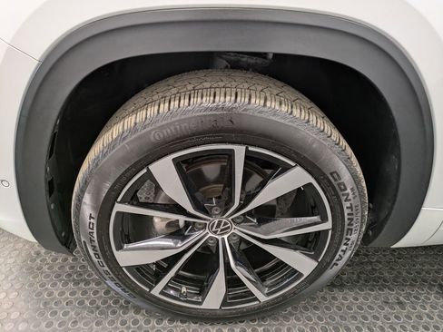 Used 2024 Volkswagen Atlas SEL Premium R-Line AWD/4WD image 7