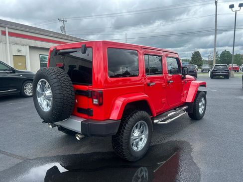 Used 2015 Jeep Wrangler Unlimited Sahara w/ Connectivity Group AWD/4WD image 5