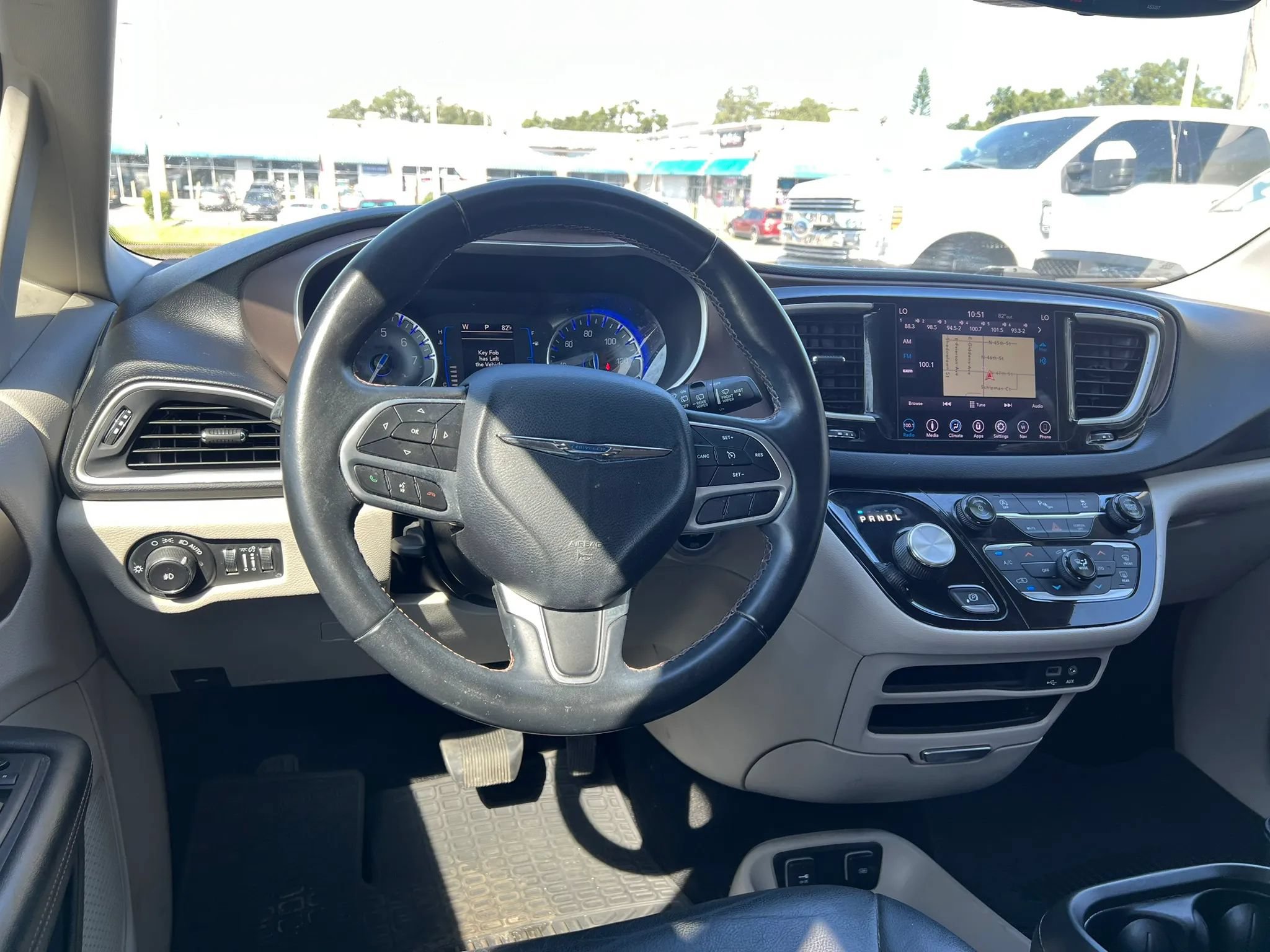Used 2018 Chrysler Pacifica Touring-L FWD image 15