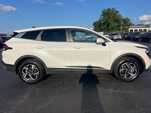 Used 2023 Kia Sportage LX AWD/4WD image 8