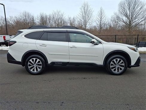 Used 2020 Subaru Outback Premium image 8