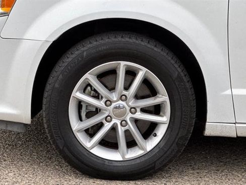 Used 2019 Dodge Grand Caravan SXT image 25
