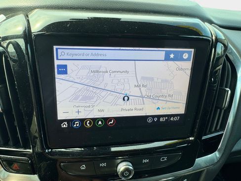 Used 2023 Chevrolet Traverse Premier FWD image 31
