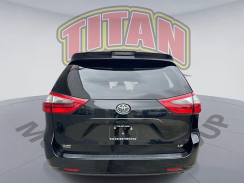 Used 2020 Toyota Sienna LE FWD image 3